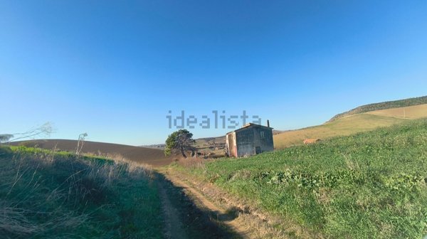 casale in vendita a Tarquinia in zona Marina Velca