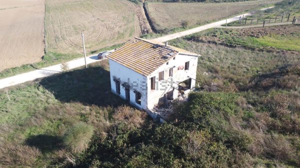 casale in vendita a Tarquinia