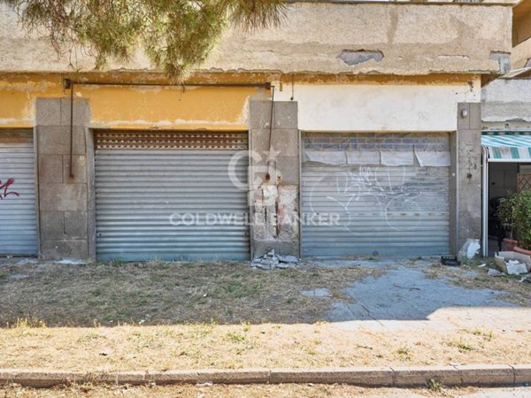 negozio in vendita a Tarquinia in zona Marina Velca