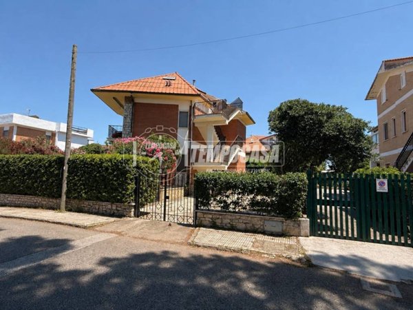 appartamento in vendita a Tarquinia in zona Marina Velca