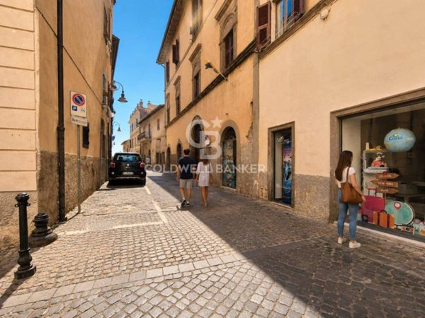 locale commerciale in vendita a Tarquinia