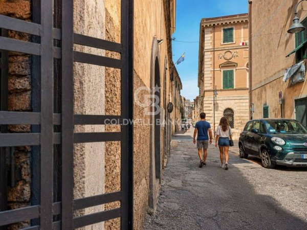 negozio in vendita a Tarquinia