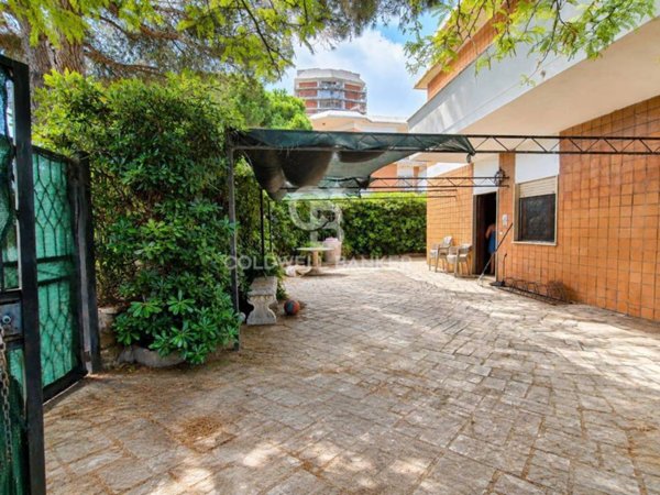 casa indipendente in vendita a Tarquinia in zona Marina Velca