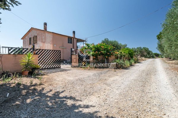 casa indipendente in vendita a Tarquinia