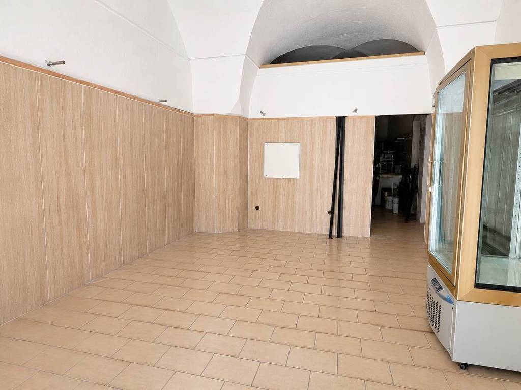 negozio in vendita a Tarquinia