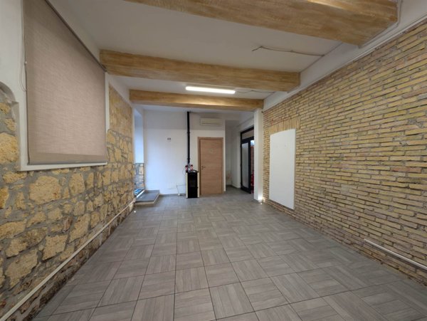 negozio in vendita a Tarquinia