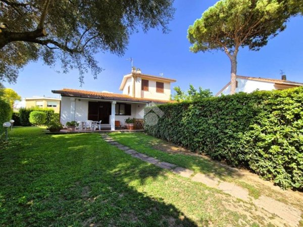 casa indipendente in vendita a Tarquinia in zona Marina Velca