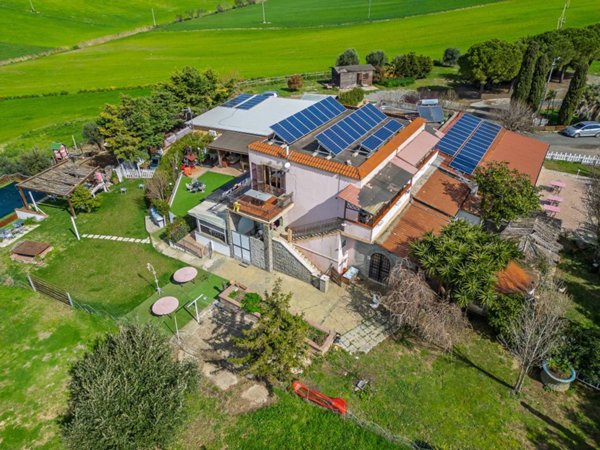 villa in vendita a Tarquinia