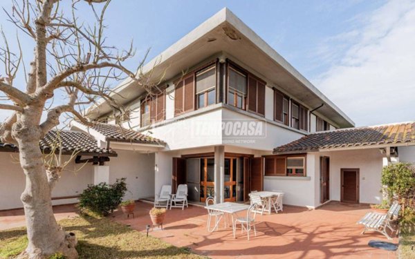 casa indipendente in vendita a Tarquinia in zona Marina Velca