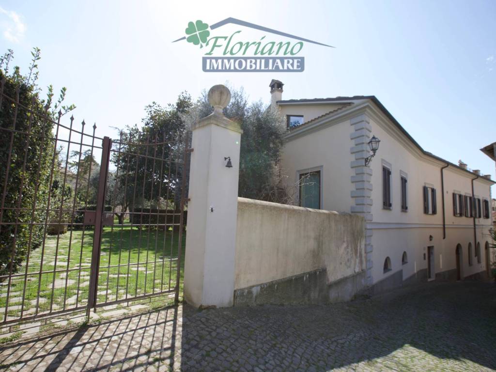 casa indipendente in vendita a Tarquinia