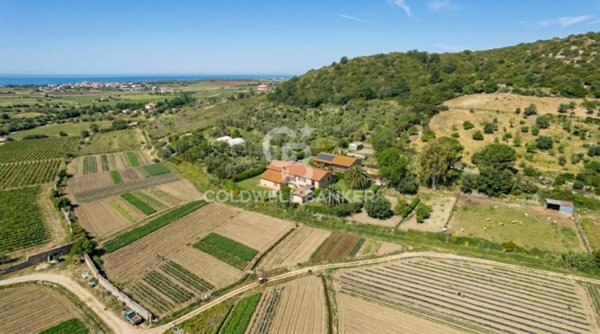 casa indipendente in vendita a Tarquinia