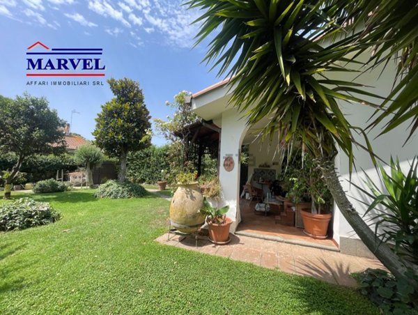 casa indipendente in vendita a Tarquinia in zona Marina Velca