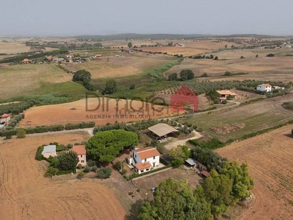 casa indipendente in vendita a Tarquinia