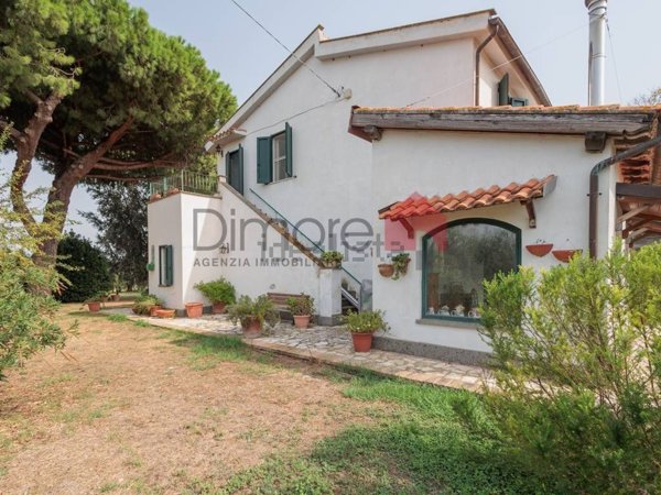 casa indipendente in vendita a Tarquinia