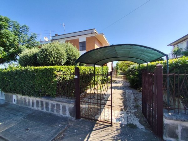 appartamento in vendita a Tarquinia in zona Marina Velca