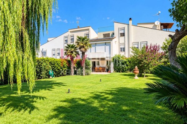 casa indipendente in vendita a Tarquinia in zona Marina Velca
