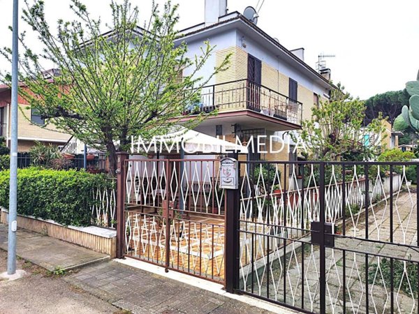 appartamento in vendita a Tarquinia in zona Marina Velca