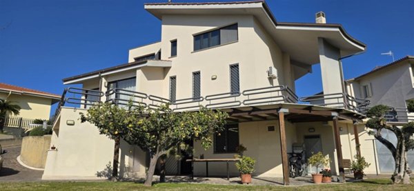 casa indipendente in vendita a Tarquinia