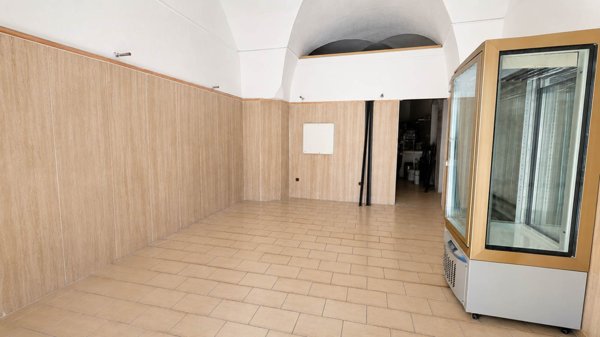 locale commerciale in vendita a Tarquinia
