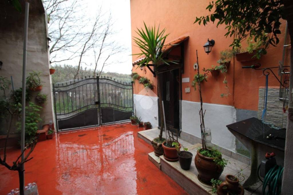 casa indipendente in vendita a Tessennano