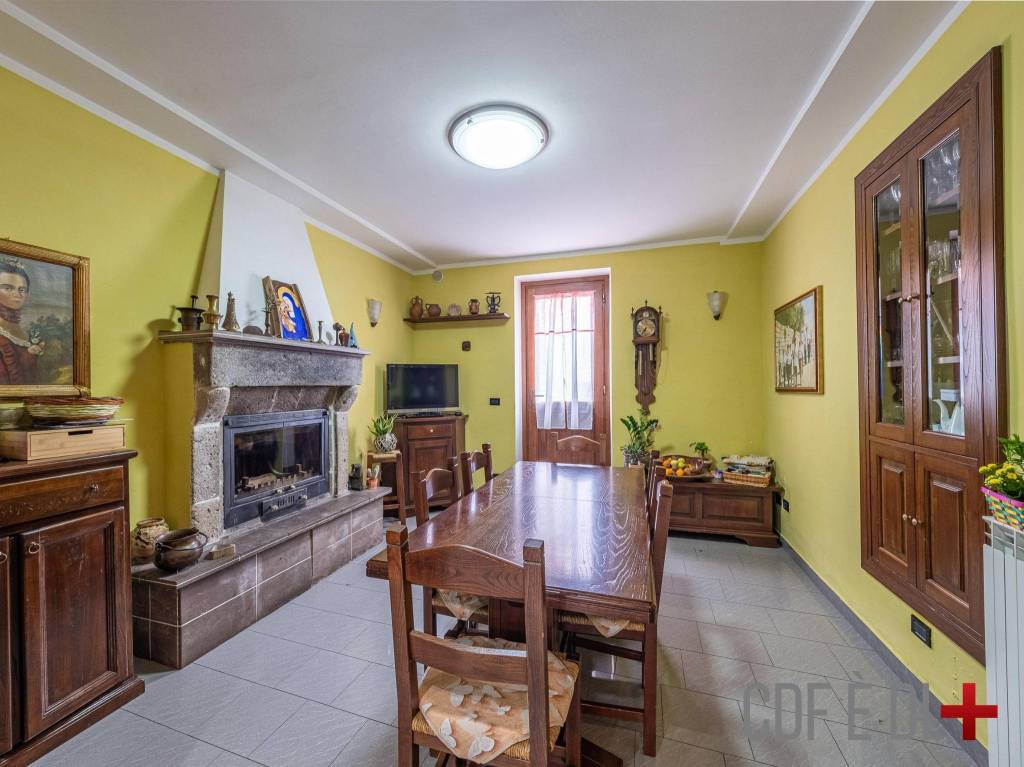 casa indipendente in vendita a Tessennano