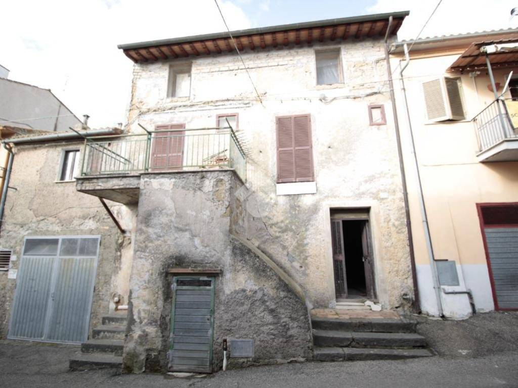 intera palazzina in vendita a Tessennano