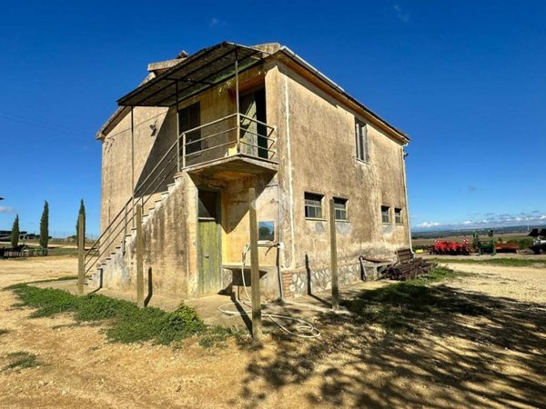 casa indipendente in vendita a Tuscania
