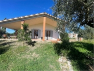 casa indipendente in vendita a Tuscania