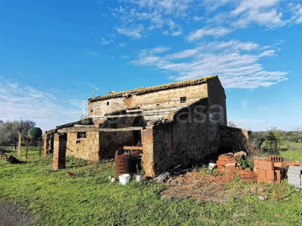 casa indipendente in vendita a Tuscania