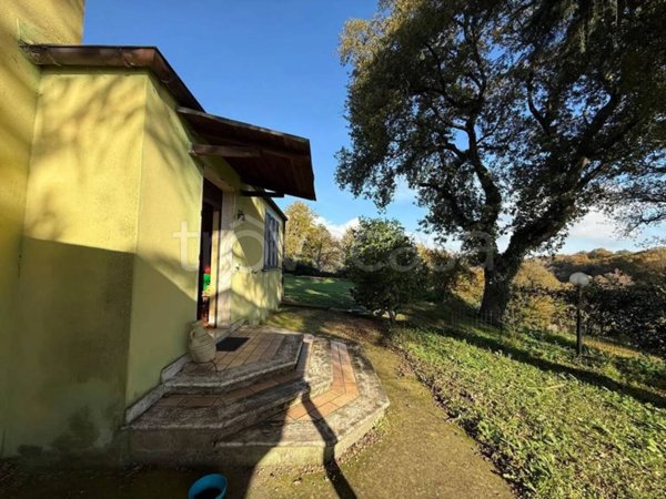 casa indipendente in vendita a Tuscania