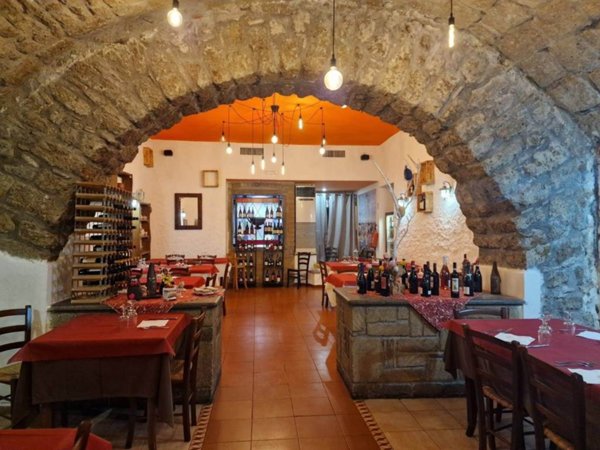 locale commerciale in vendita a Tuscania