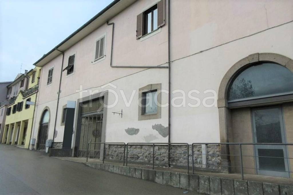 negozio in vendita a Tuscania
