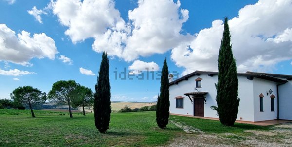 casa indipendente in vendita a Tuscania