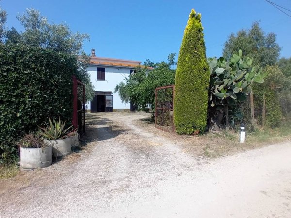 casa indipendente in vendita a Tuscania