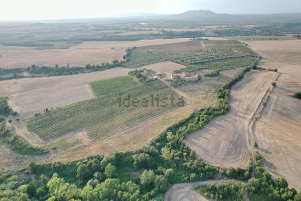 casale in vendita a Tuscania
