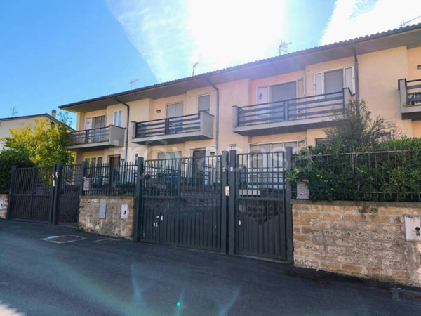 casa indipendente in vendita a Tuscania