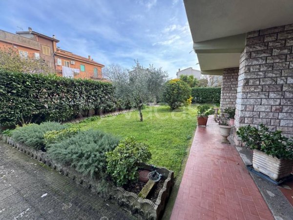 casa indipendente in vendita a Tuscania