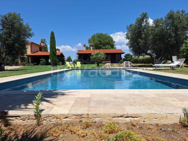 casa indipendente in vendita a Tuscania