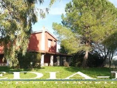 casa indipendente in vendita a Tuscania