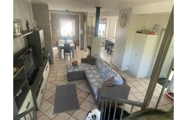 casa indipendente in vendita a Tuscania