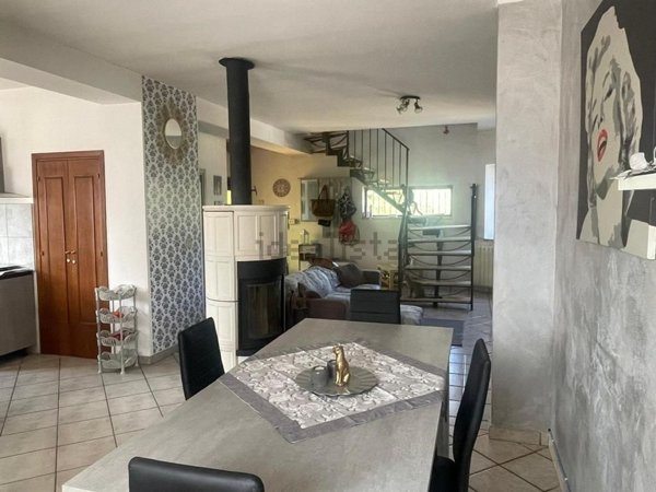 casa indipendente in vendita a Tuscania