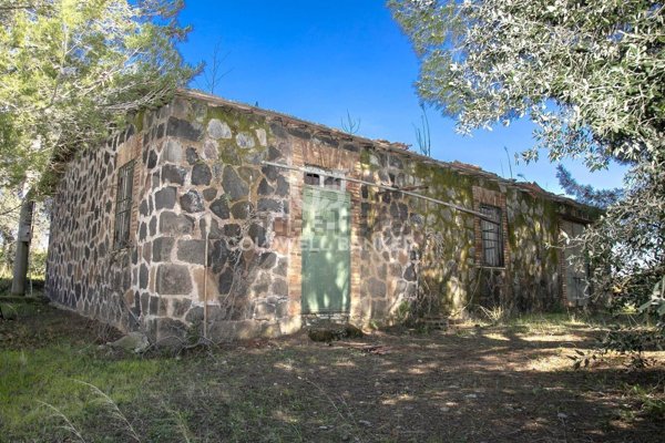 casa indipendente in vendita a Tuscania