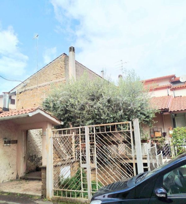 casa indipendente in vendita a Tuscania