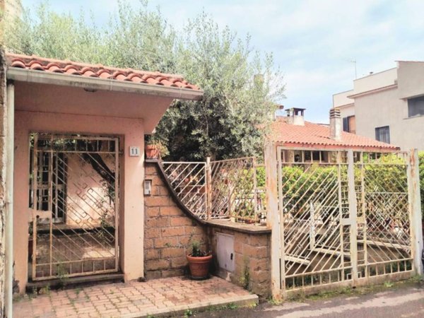 casa indipendente in vendita a Tuscania