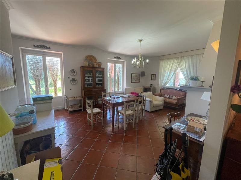 casa indipendente in vendita a Tuscania