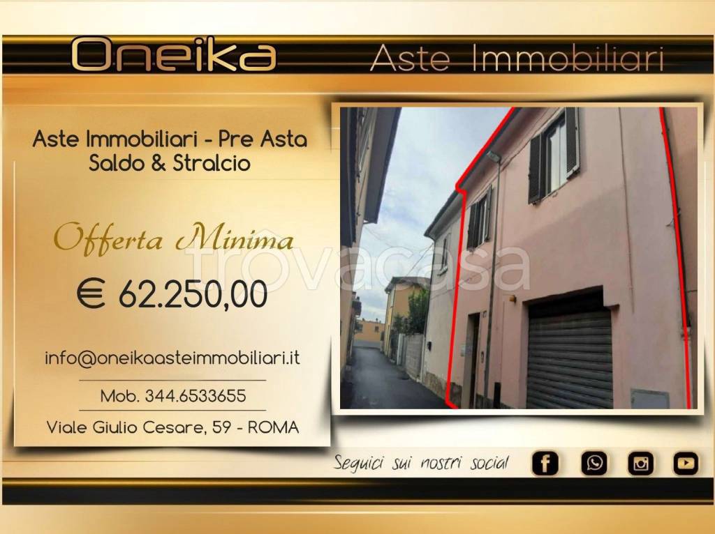 casa indipendente in vendita a Tuscania