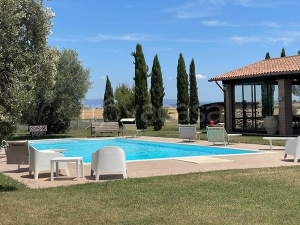 casa indipendente in vendita a Tuscania