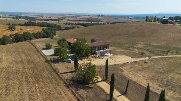 casa indipendente in vendita a Tuscania