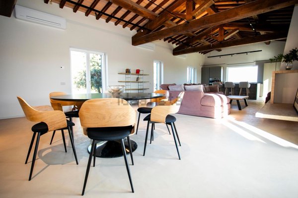 casa indipendente in vendita a Tuscania