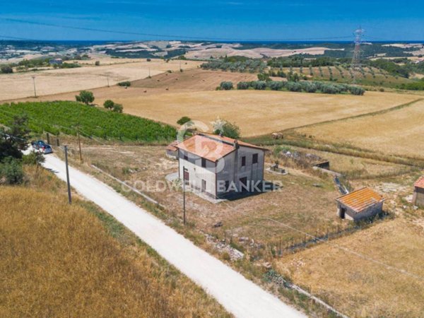 casale in vendita a Tuscania